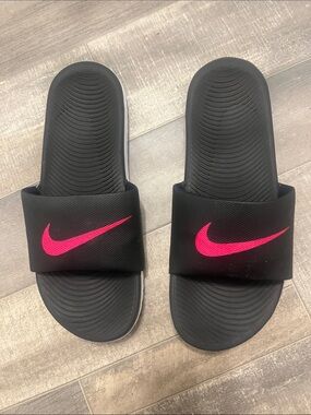 Nike Women's Black Slide Sandals with Hot Pink Swoosh
